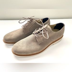 Banana Republic Men’s Ortholite Suede lace up shoes